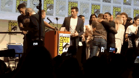 Channing Tatum Helps Stan Lee Off Stage at Comic-Con