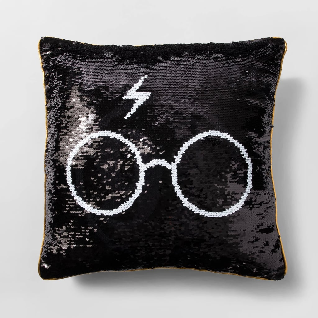 Harry Potter Throw Pillow in Black / Gold