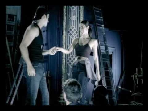 "No Te Cambio Por Ninguna" by Luis Fonsi