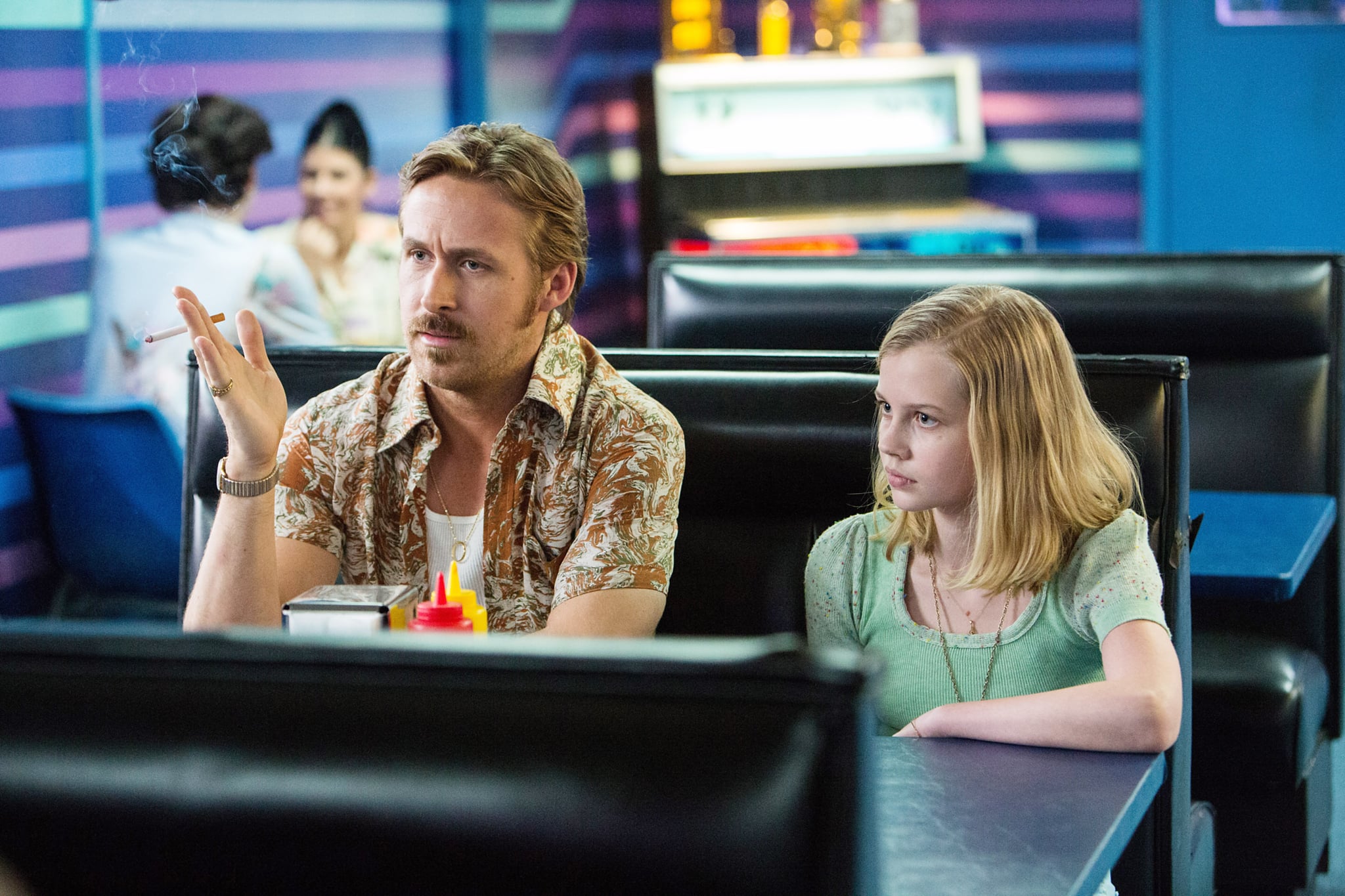 THE NICE GUYS, from left: Ryan Gosling, Angourie Rice, 2016. ph: Daniel McFadden /  Warner Bros. / courtesy Everett Collection