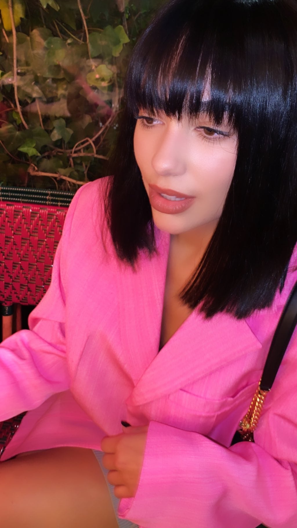 Dua Lipa Debuts Blunt Bob and Bangs on Instagram | POPSUGAR Beauty Dua Lipa Debuts Blunt Bob and Bangs on Instagram | POPSUGAR Beauty