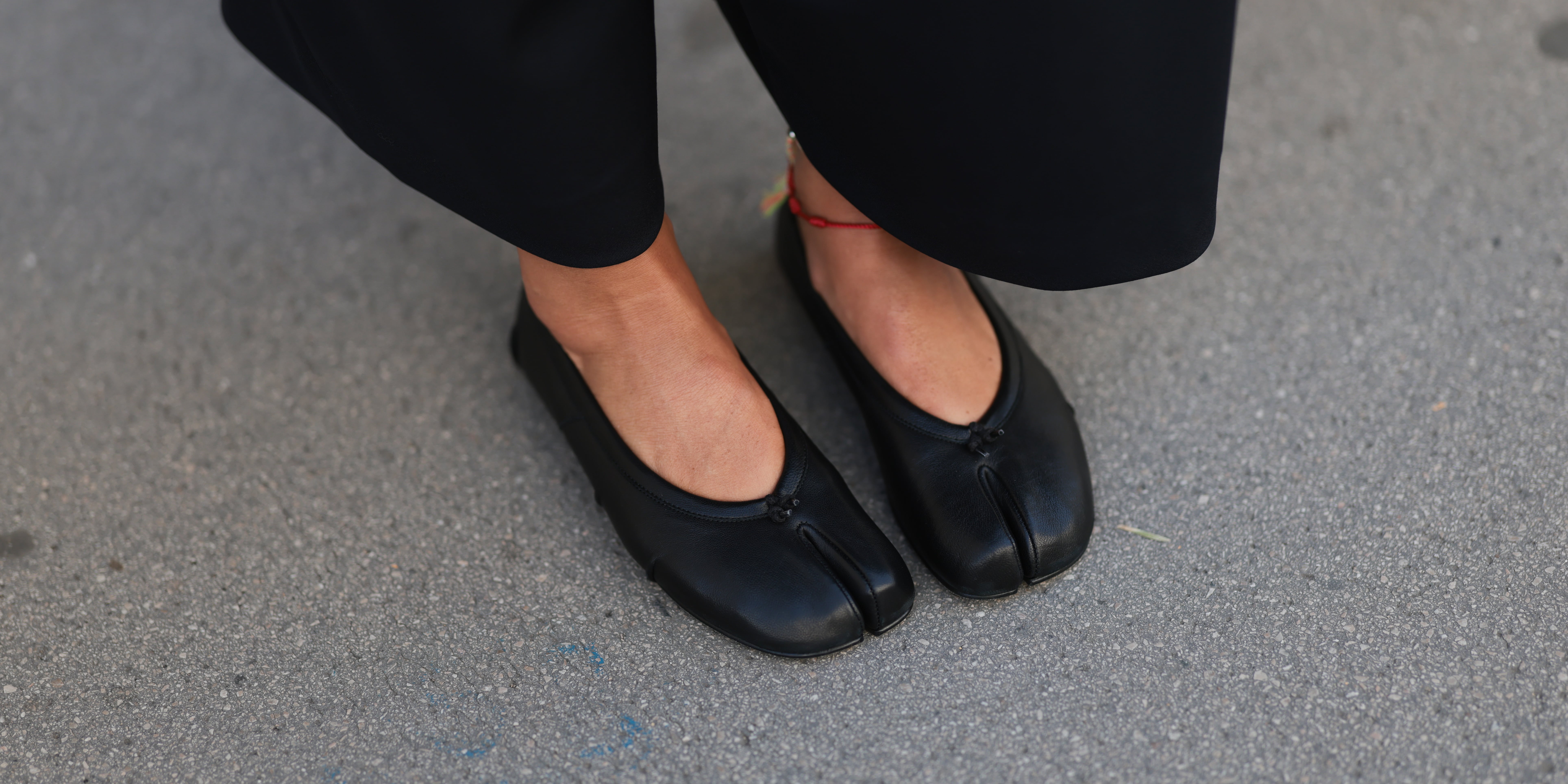 Meet the Most Polarizing Manicure of the Season: "Tabi Nails"