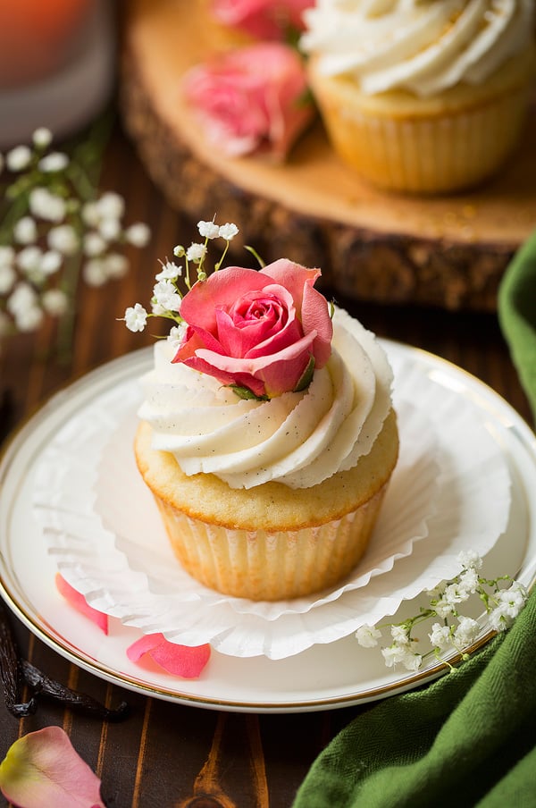 Vanilla Bean Cupcakes With Vanilla Buttercream