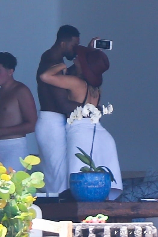 Khloé Kardashian and Kendall Jenner in Mexico August 2018