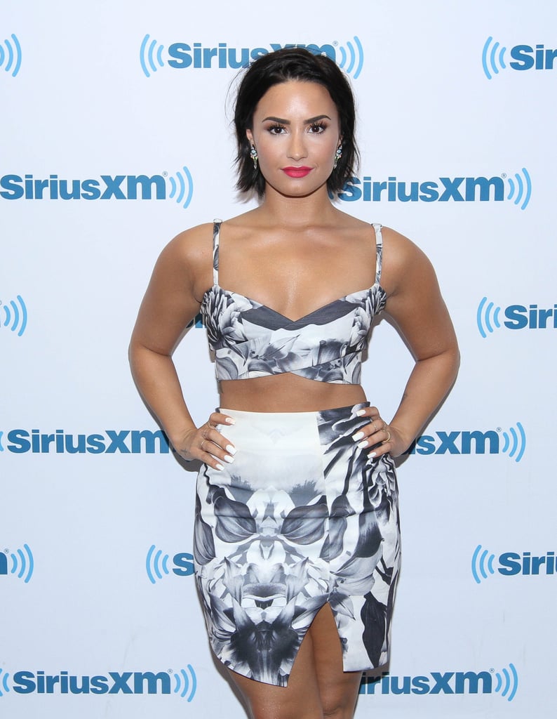 Demi Lovato's Abs Pictures
