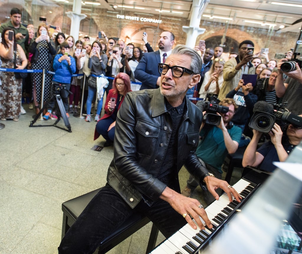 Jeff Goldblum Plays Piano in London Station