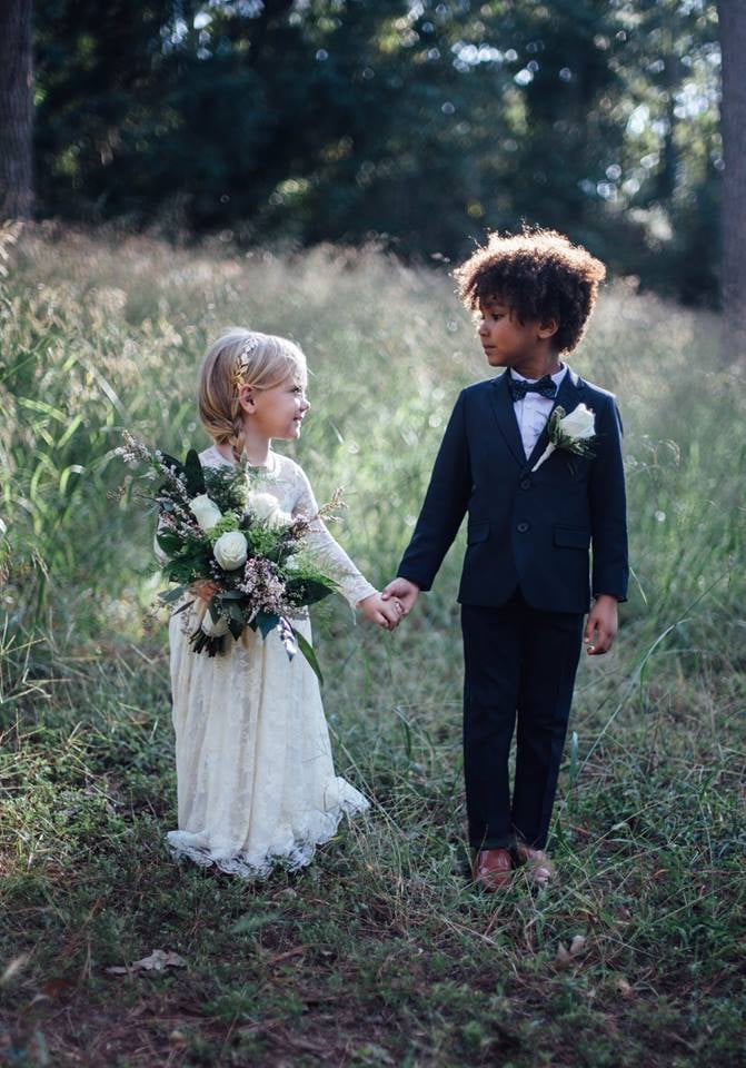 Moms Do a Wedding Photo Shoot With Kids