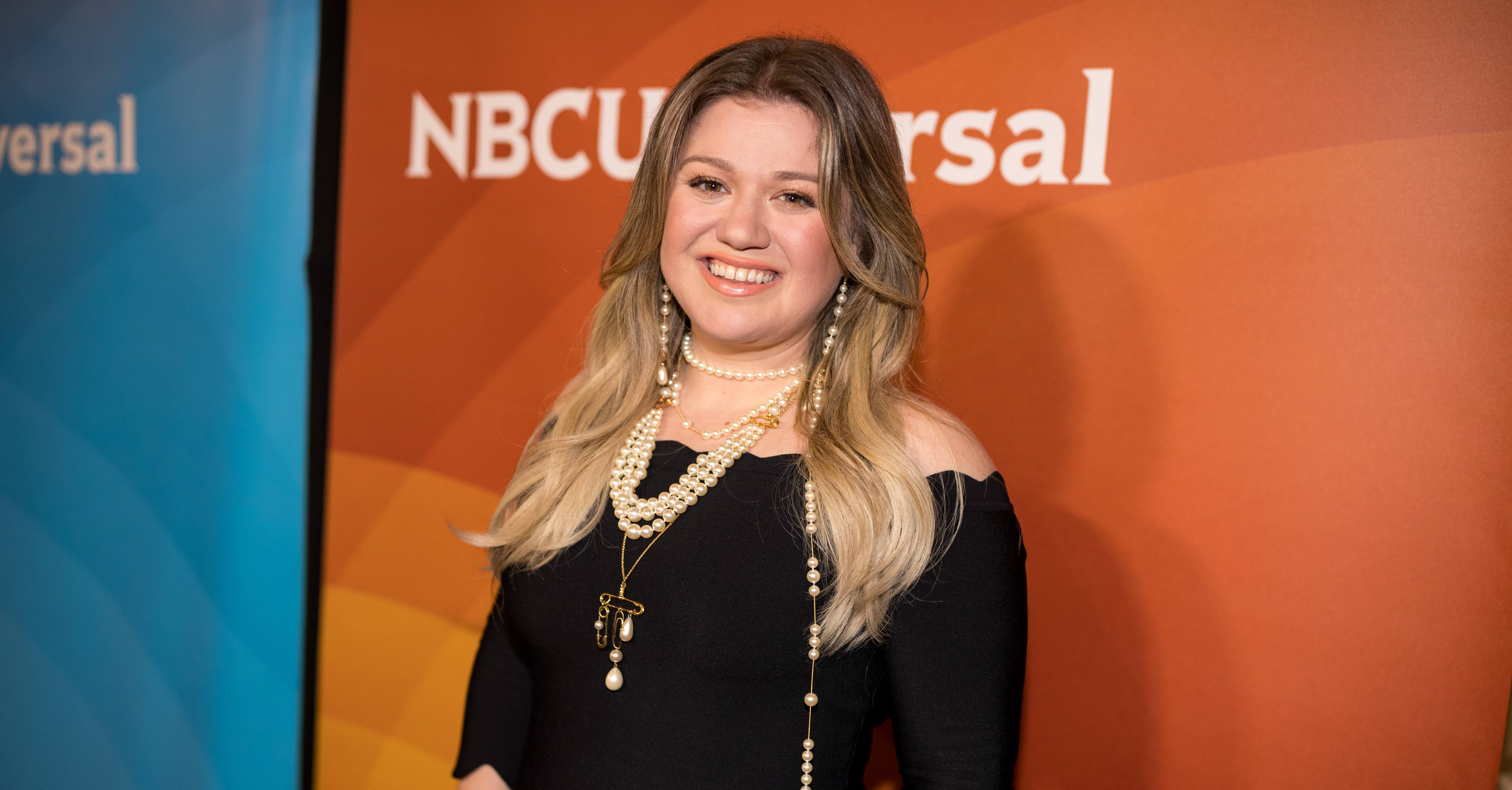 Kelly Clarkson Says Wine Is Necessary For Parenting PS Family