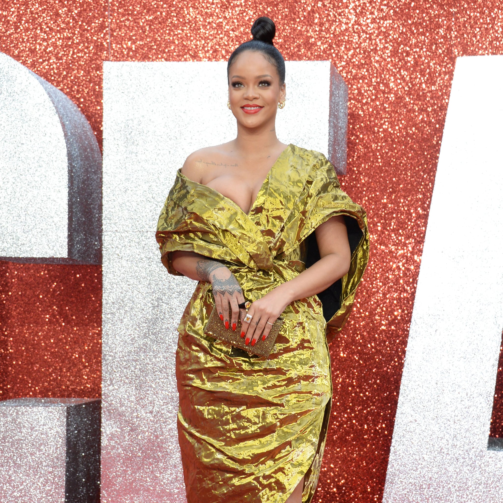 Rihanna S Gold Dress At Ocean S 8 Premiere In London Popsugar Fashion