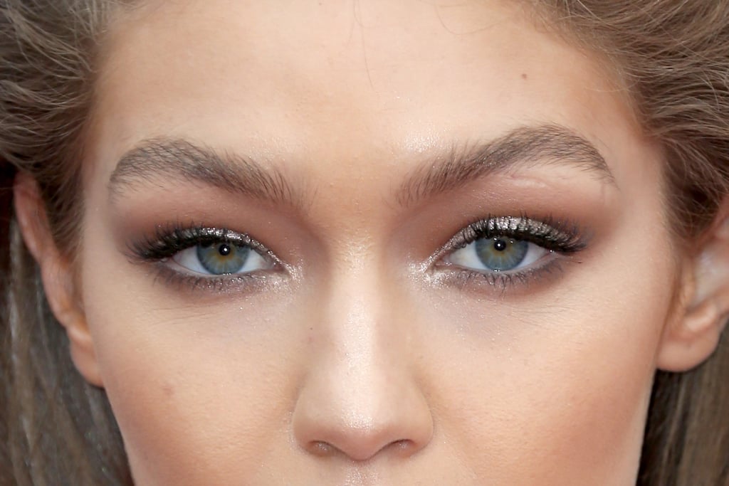 Gigi Hadid Makeup and Hair at the 2016 American Music Awards