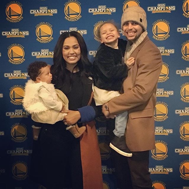 Pictures-Stephen-Curry-Family-Daughters.jpg