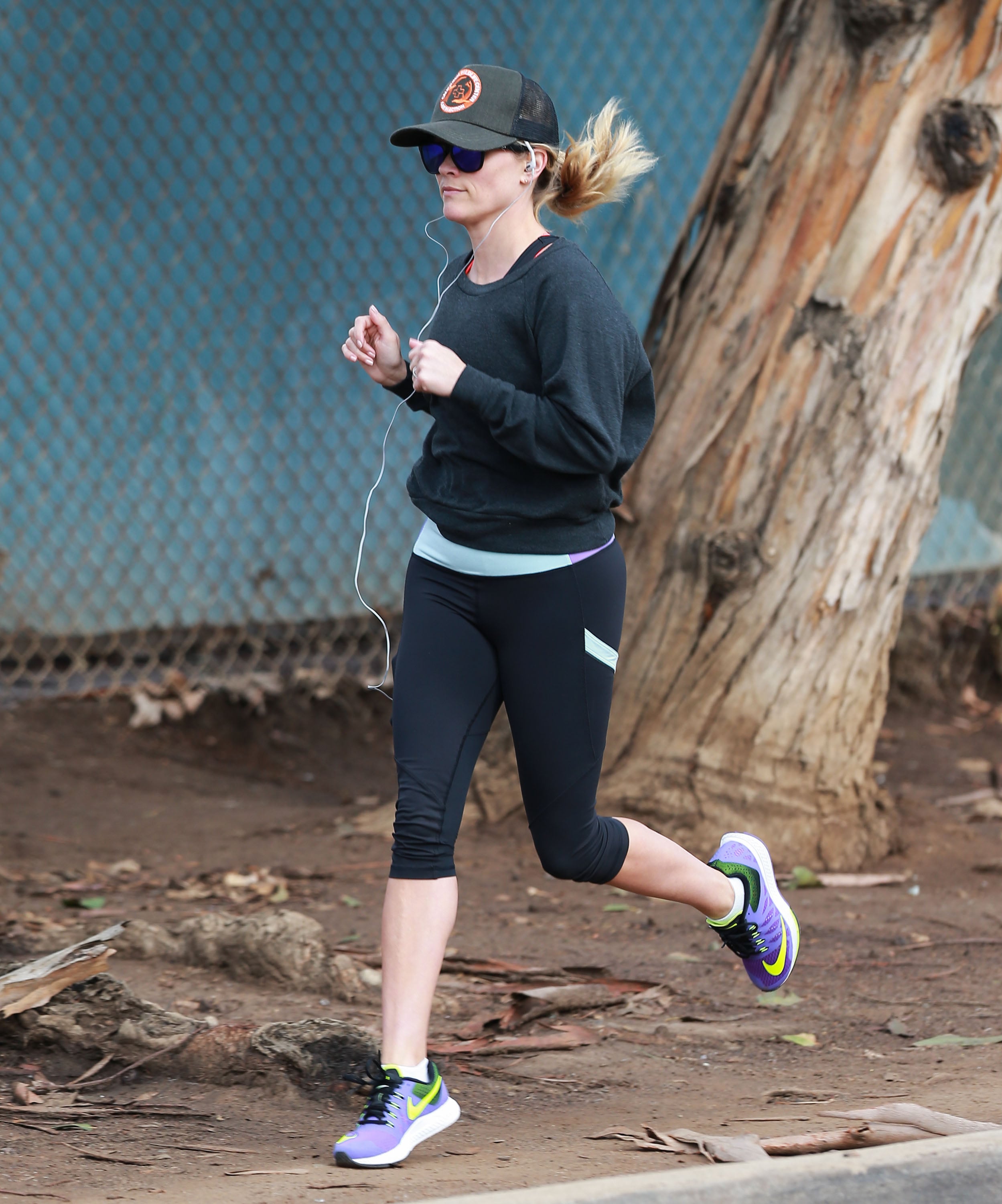 Reese Witherspoon Goes Running in Leggings + Hoka One One Sneakers