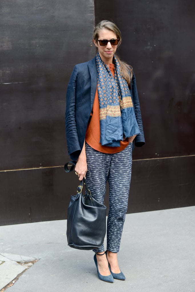 A very cool print mix, thanks to a vintage scarf and tweedy J.Crew trousers.
A very cool print mix, thanks to a vintage scarf and tweedy J.Crew trousers.