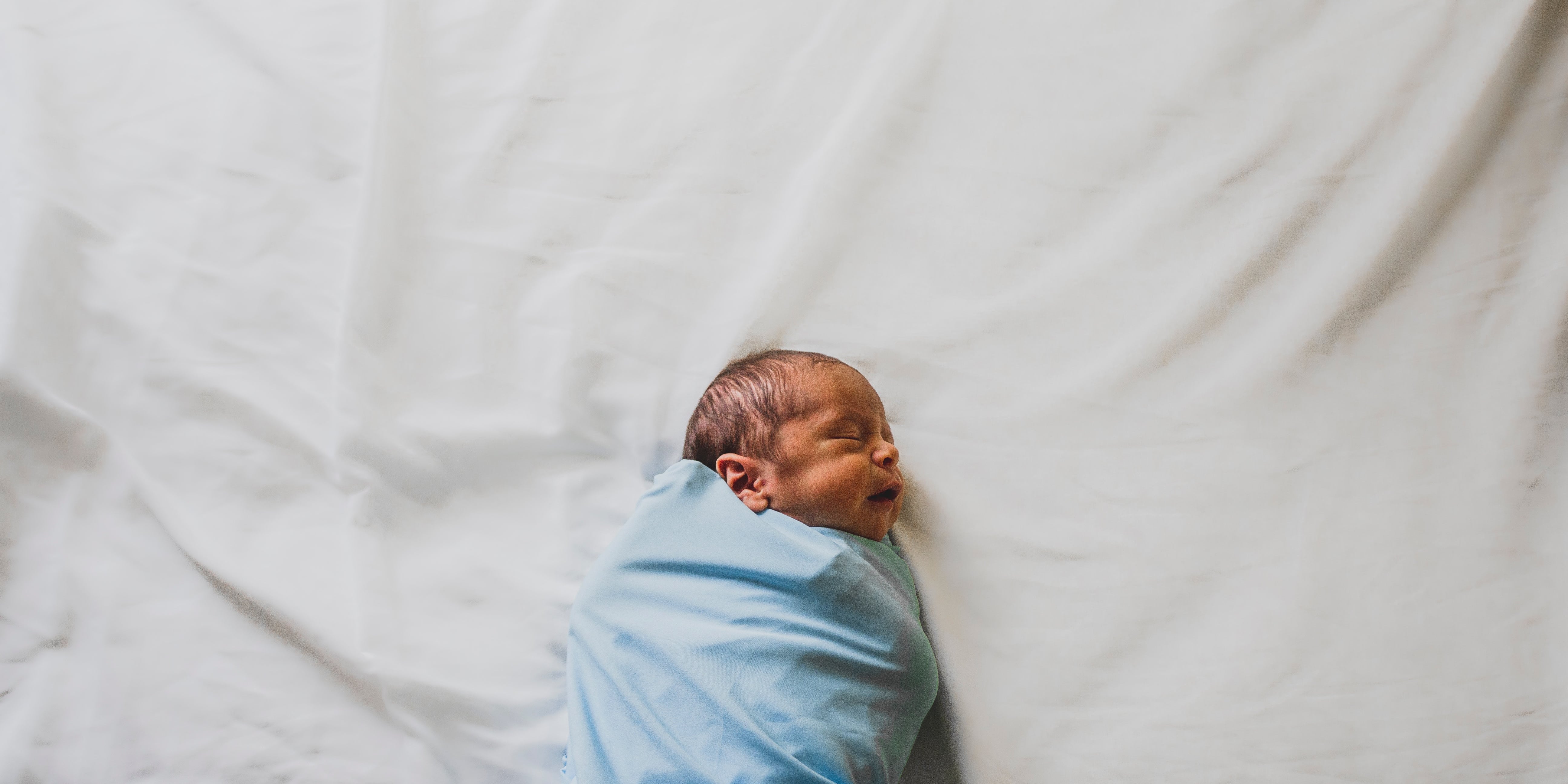 Exactly How to Swaddle a Baby, According to a Pediatrician - Vimarsana News