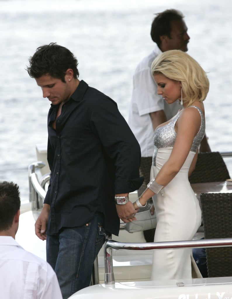 During August 2004, Jessica Simpson and Nick Lachey arrived for the MTV Video Music Awards by boat.
