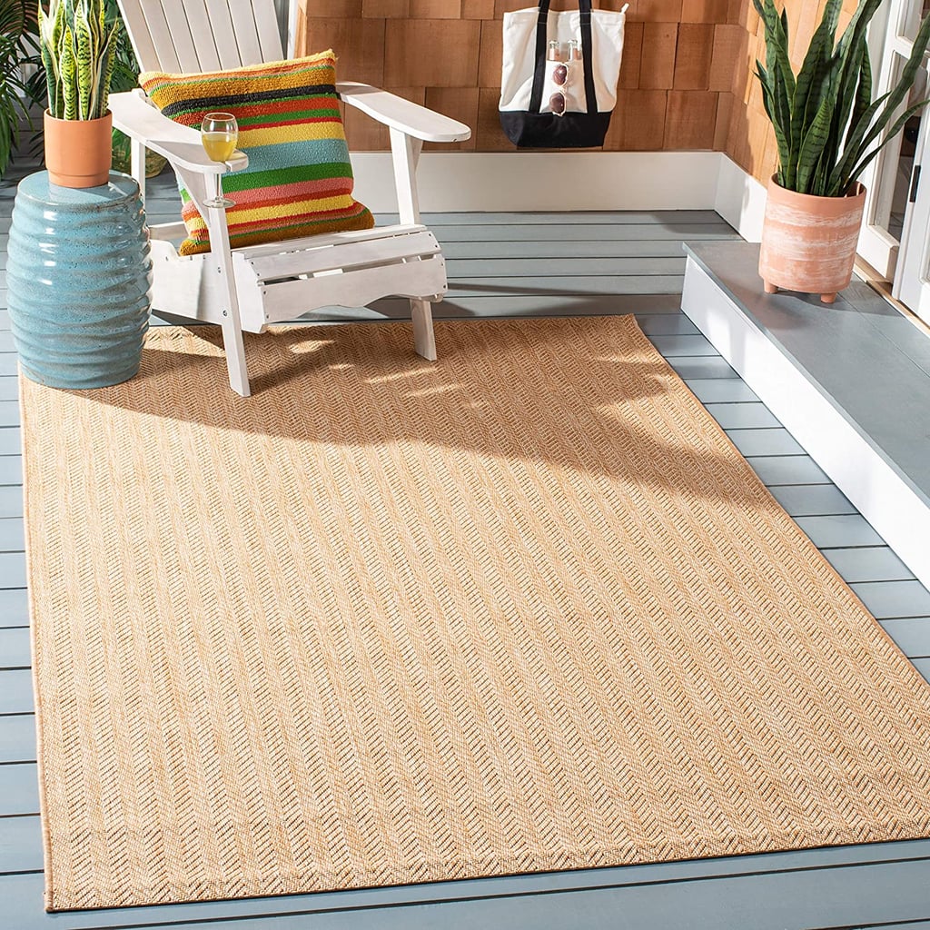 最佳固体户外地毯:SAFAVIEH庭院系列室内/室外地毯