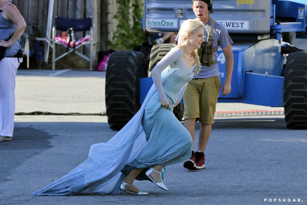 Georgina Haig As Frozens Elsa On Once Upon A Time Popsugar Celebrity Photo 3