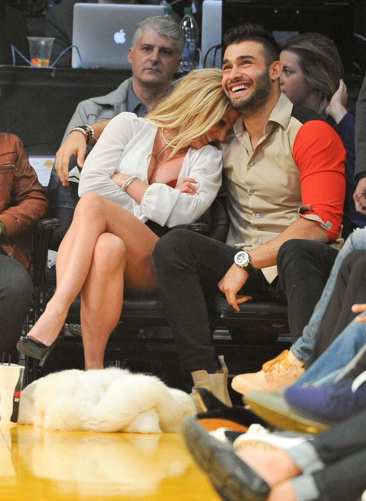 Britney Spears Kissing Boyfriend at LA Lakers Game Nov. 2017