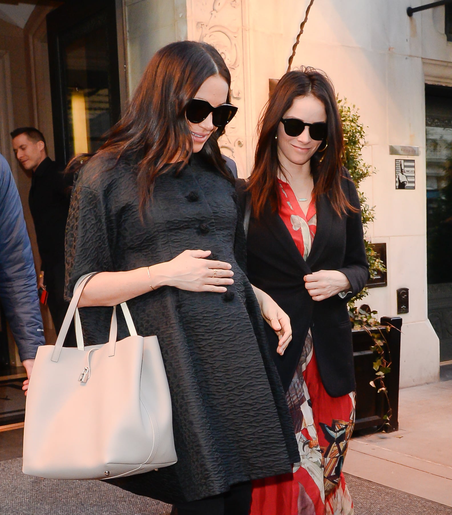 Abigail Spencer'S Unexpected Friendship - q753h3n