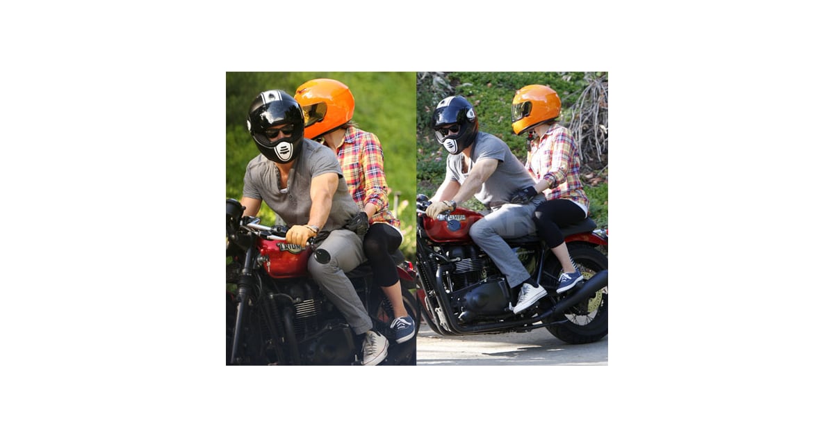 Photos of Ryan Reynolds and Scarlett Johansson on a ...