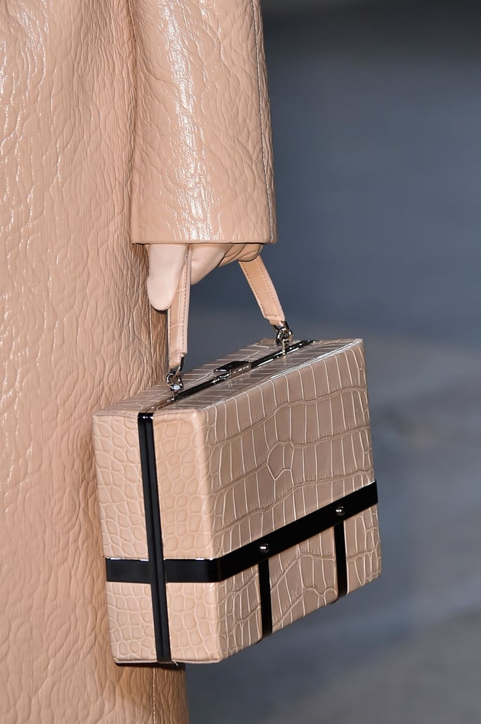 Alexander McQueen Fall 2015
Alexander McQueen Fall 2015