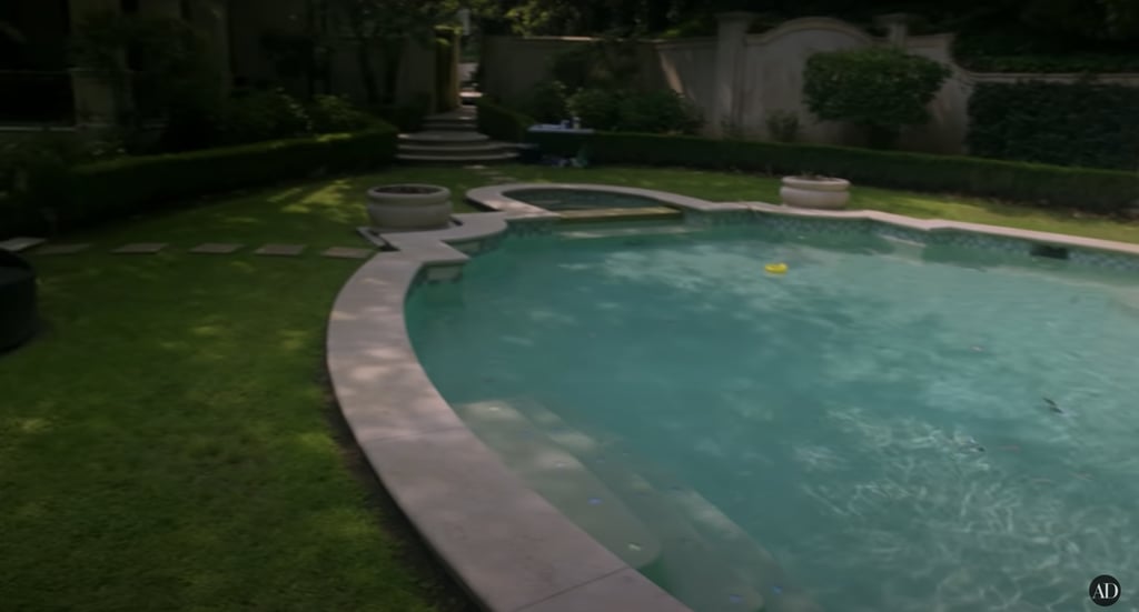 泰瑞斯·吉布森的室外泳池
