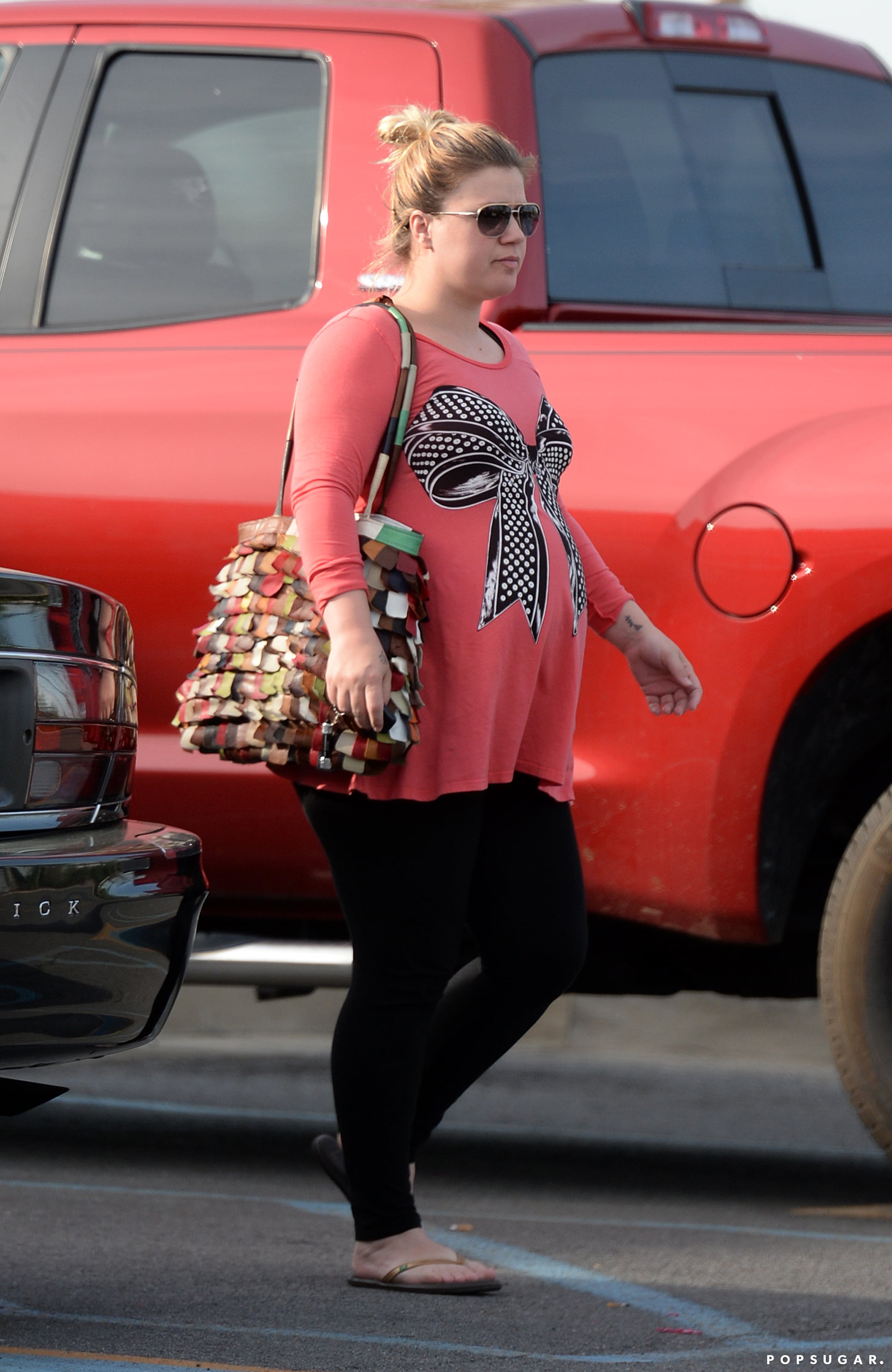 Kelly Clarkson's Baby Bump | Pictures | POPSUGAR Celebrity