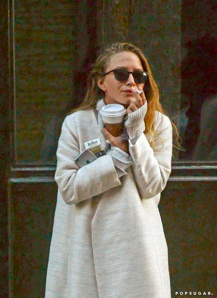Mary-Kate and Ashley Olsen Smoking in NYC 2015 Pictures