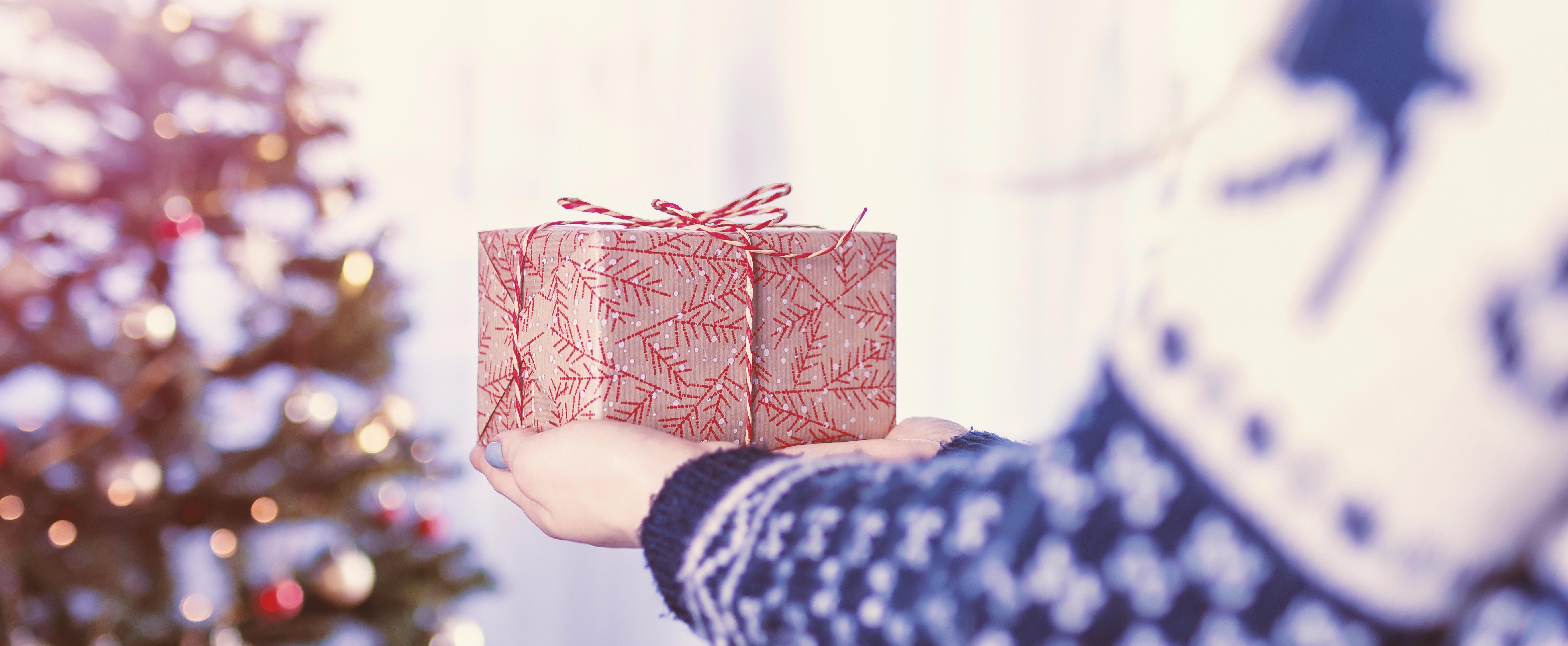 how-much-should-you-spend-on-holiday-gifts-for-each-child-popsugar