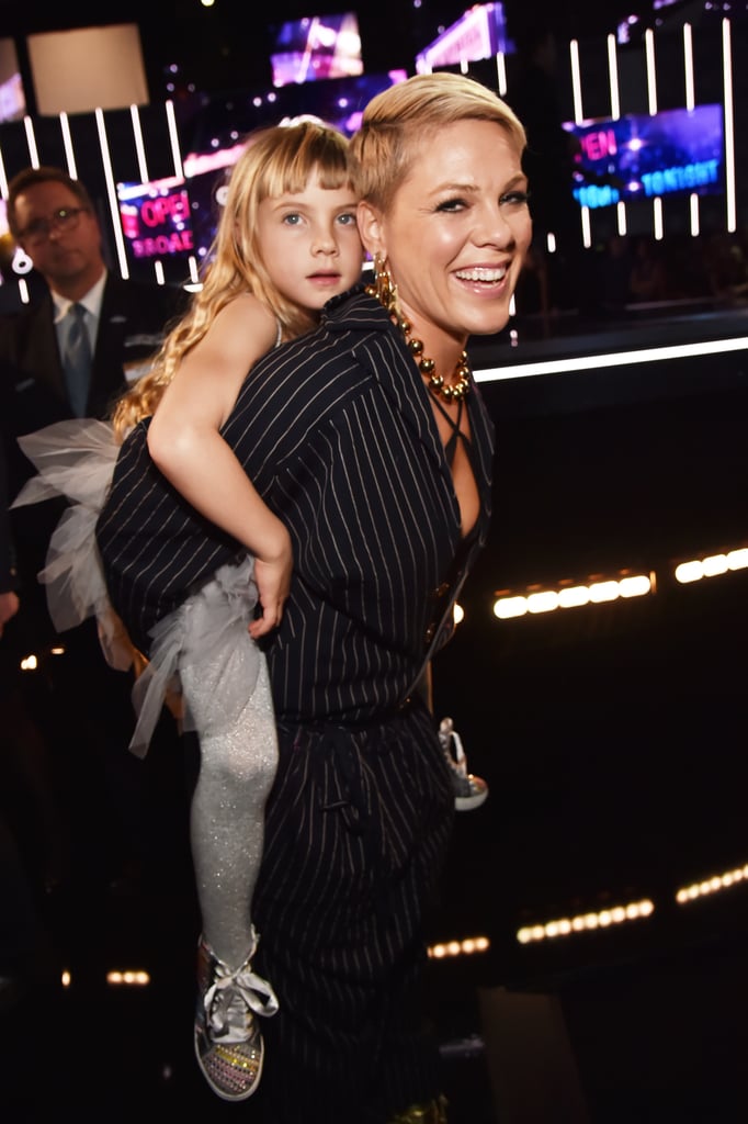 Pink And Willow Hart At 2018 Grammys Popsugar Celebrity
