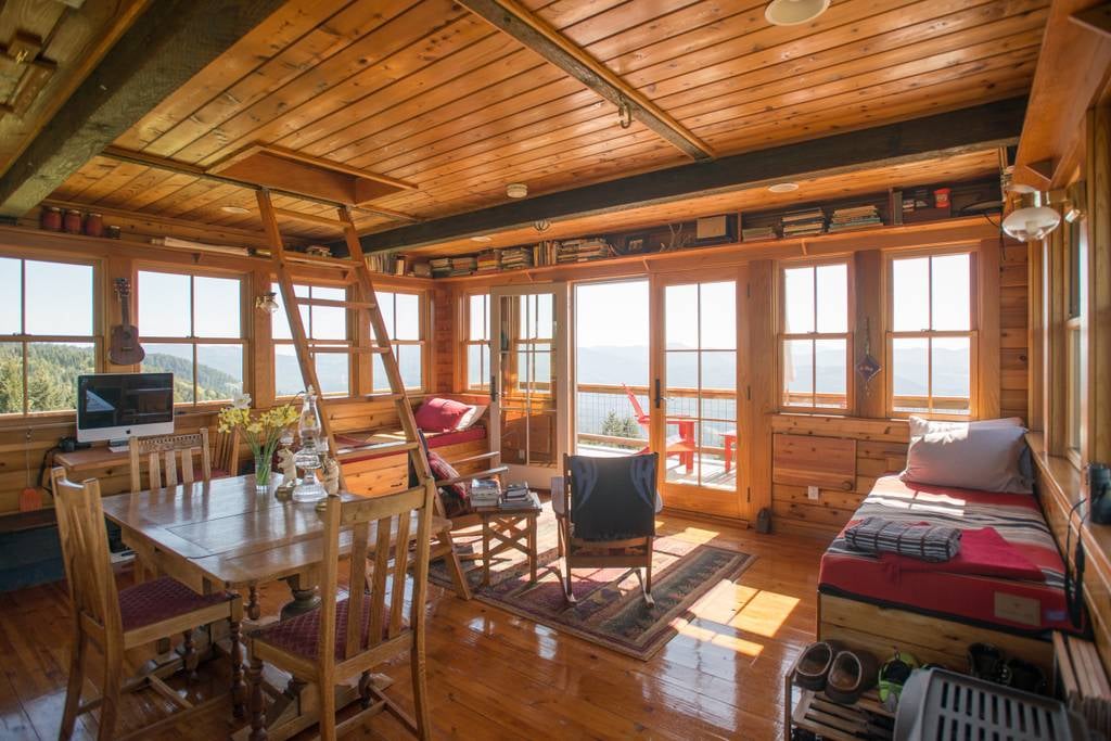 Oregon Tower Airbnb POPSUGAR Smart Living Photo 5
