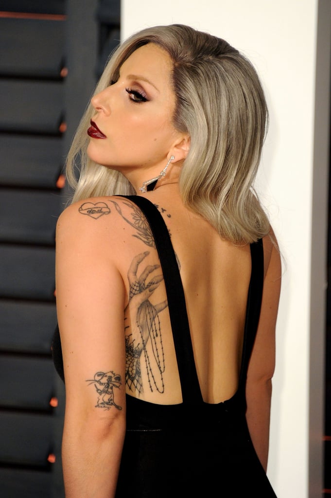 Lady Gaga的鼠标纹身