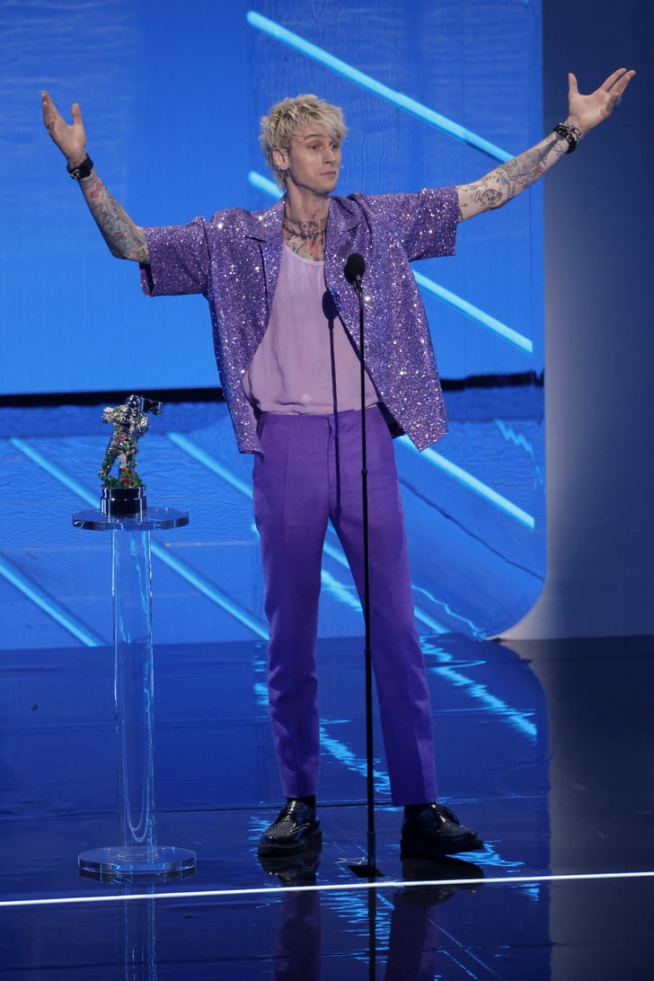 Machine Gun Kelly Accepted the Best Alternative Video Award in