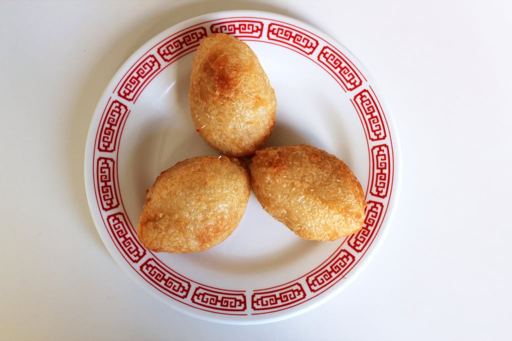 Hom Soi Gok (Deep-Fried Crescent Dumplings)