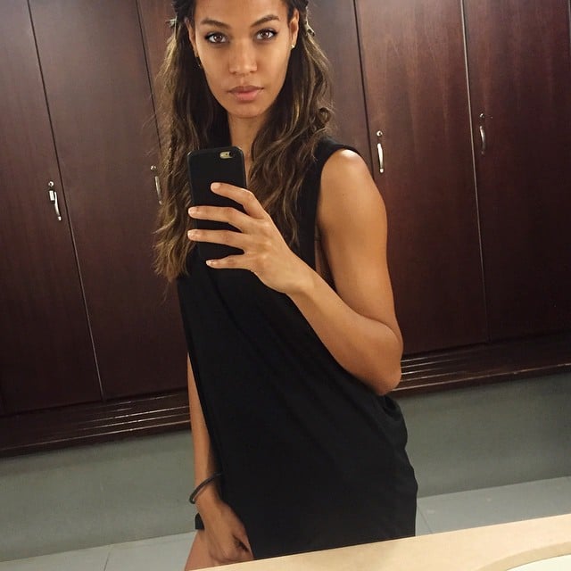 The Bathroom Mirror Selfie Joan Smallss Selfies Popsugar Latina Photo 11 