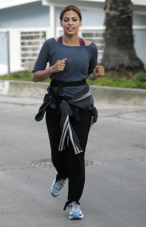 Eva Mendes Jogging