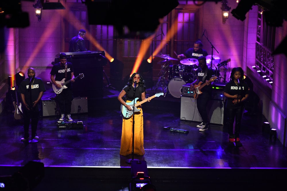 Watch H.E.R. Perform "Damage" and "Hold On" on SNL | Videos