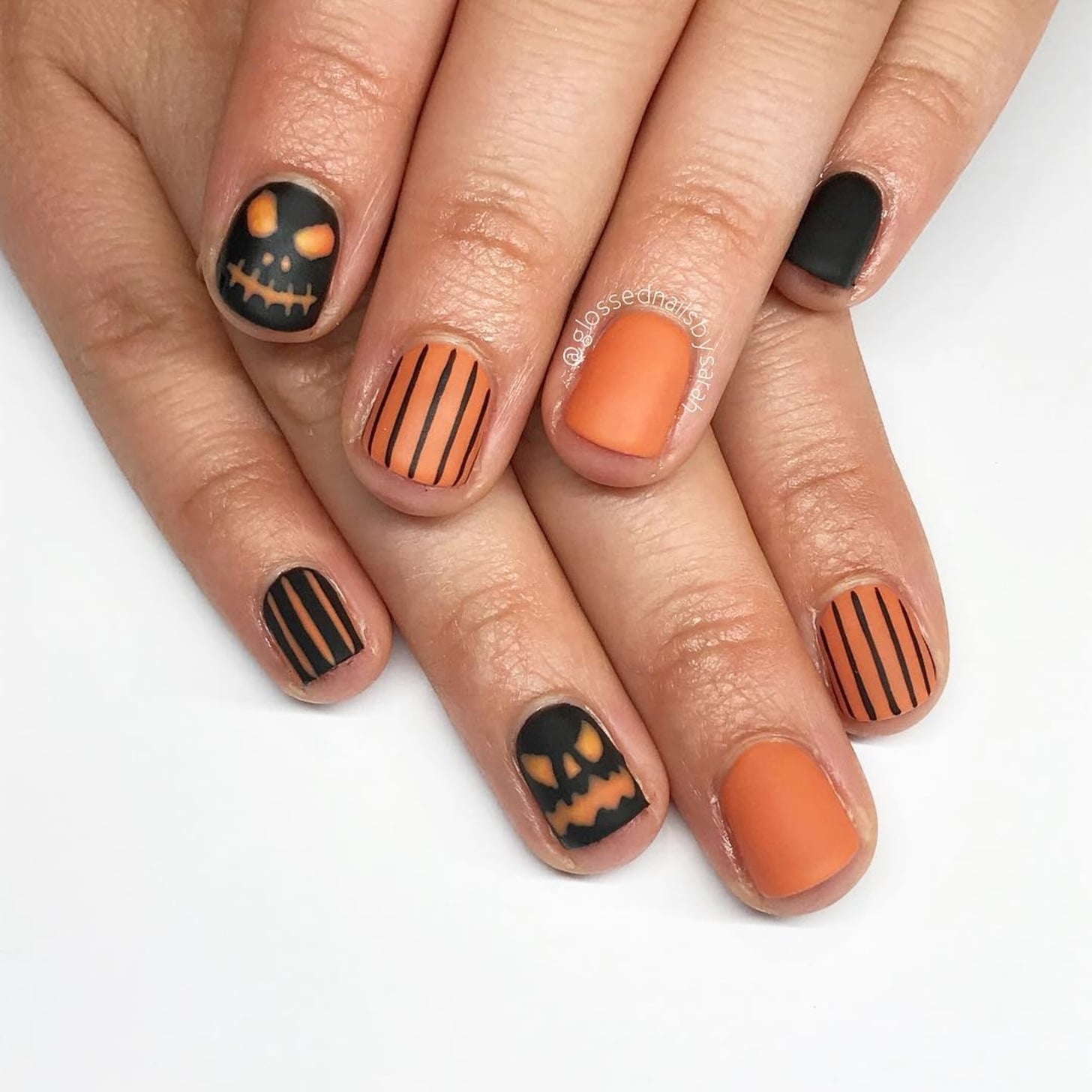Details 127+ halloween designs for short nails best