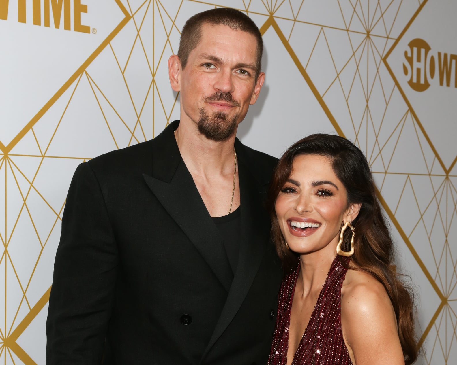Who Is Steve Howey Dating? PS Celebrity
