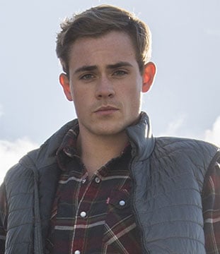 Dacre Montgomery as Jason Lee Scott (Red Ranger) | Here Are the Actors  Playing Your Favorite Characters in the Power Rangers Reboot | POPSUGAR  Entertainment Photo 6