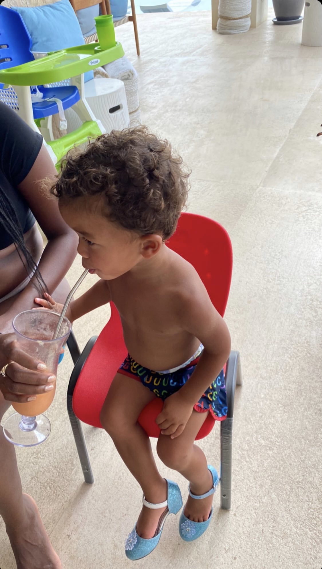 See Photos From Chrissy Teigen S Family Vacation In Mexico Popsugar Celebrity