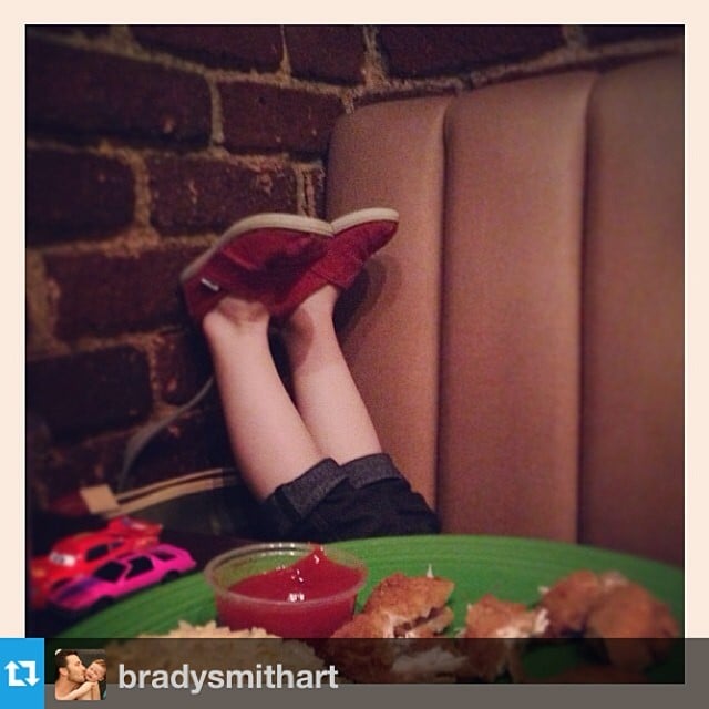 Harper Smith demonstrated what life is like dining with a preschooler at a restaurant.
Source: Instagram user tathiessen