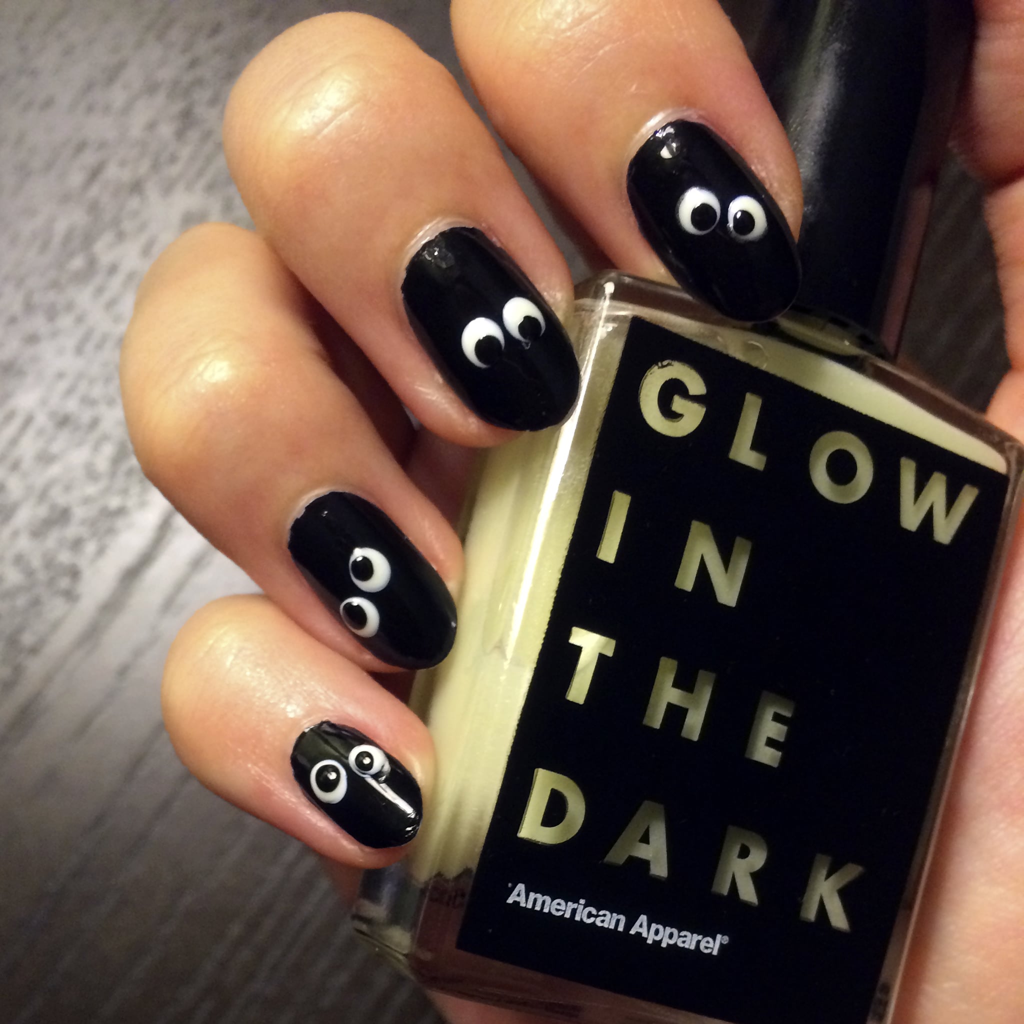 glow in the dark halloween nails