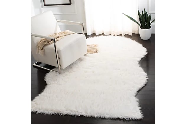 Faux Sheepskin 5' x 7' Area Rug