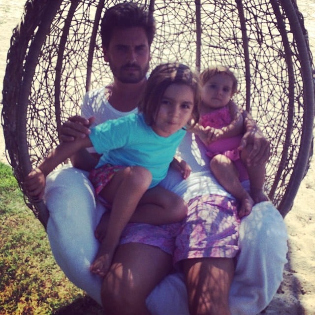 Scott Disick got in a cute snuggle with his tots, Mason and Penelope.
Source: Instagram user kourtneykardash