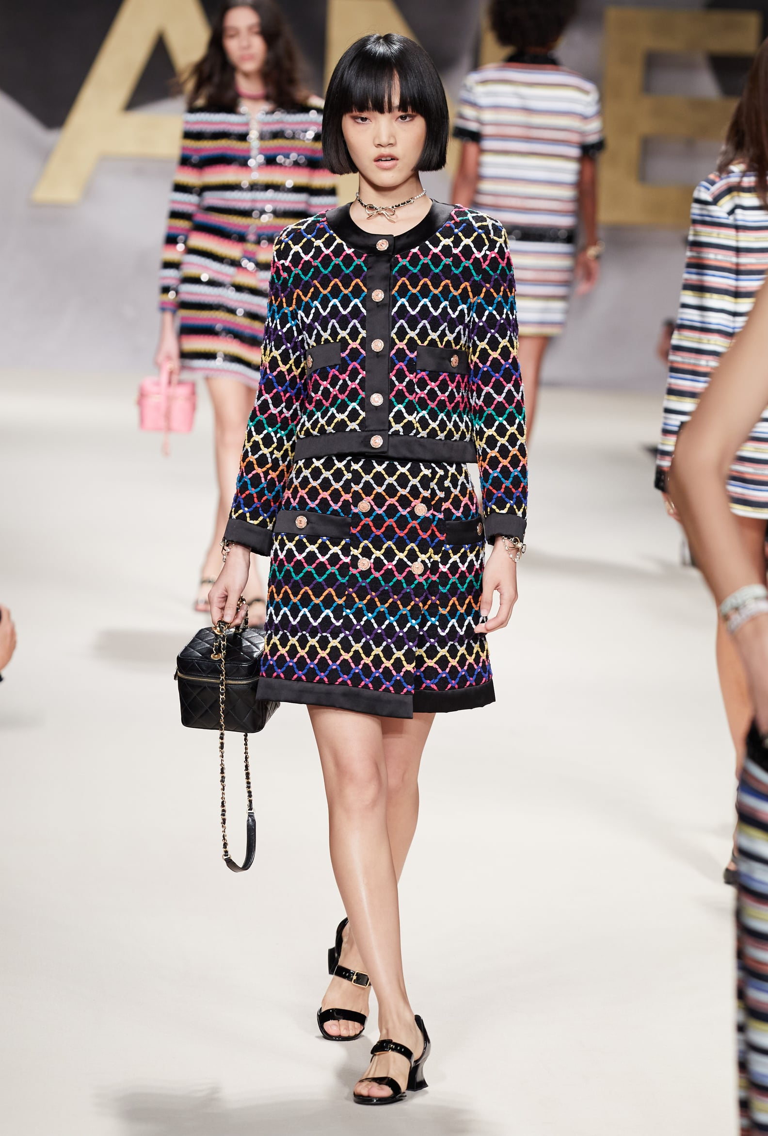 Chanel's SS22 Show Was a Throwback to the '90s Runway | PS Fashion