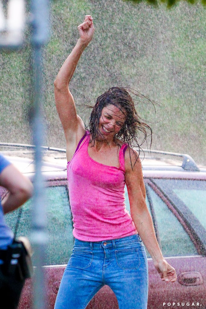 Katie Holmes Dancing in the Rain on Set Pictures