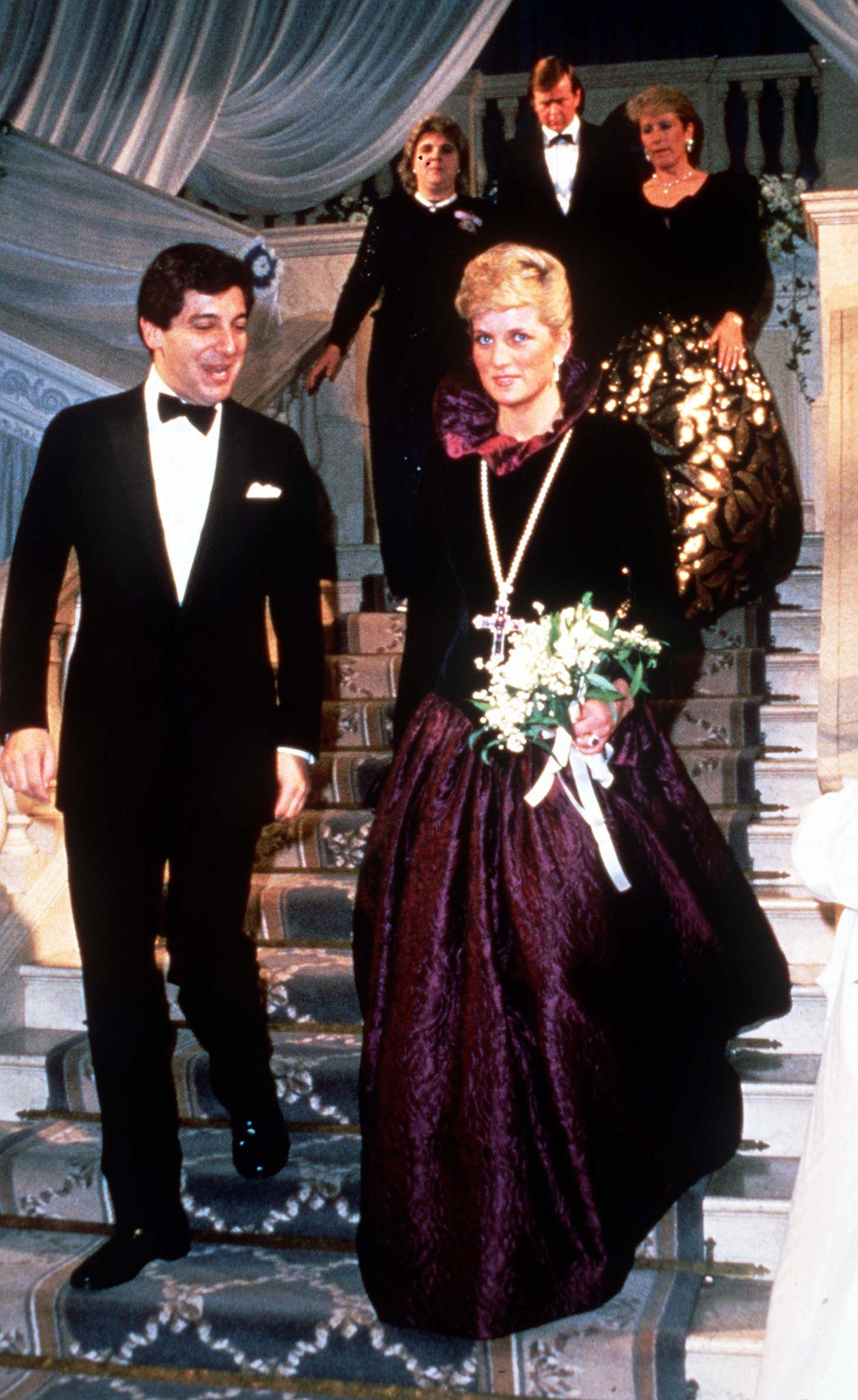 1998 Kensington Palace wedding gown display | Princess diana wedding, Princess  diana wedding dress, Diana wedding dress
