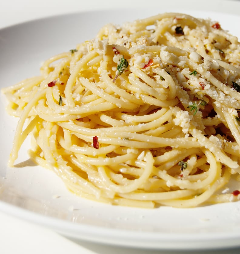 Spaghetti With Garlic, White Wine, Lemon, and Thyme
