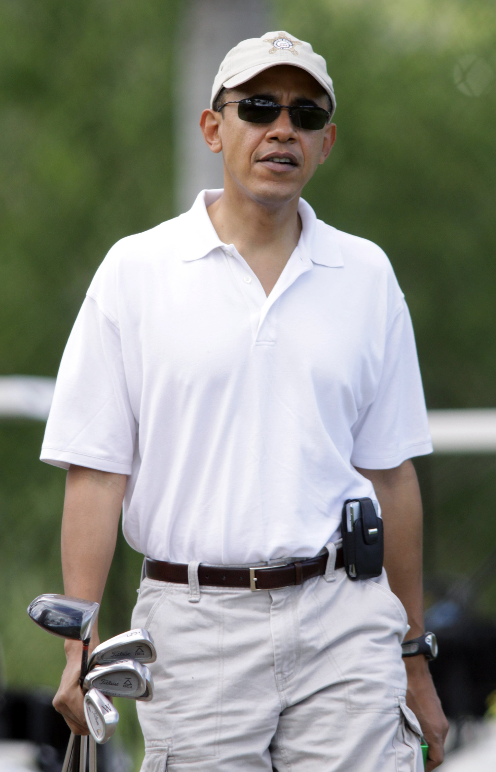 Photos Of President Barack Obama Playing Golf In Hawaii 12 21 2008